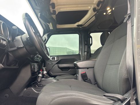 Used 2021 Jeep Gladiator Sport image 16