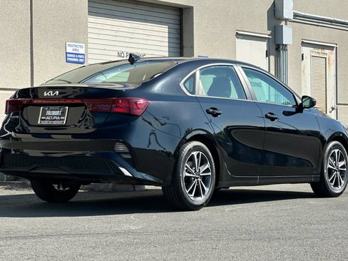Used 2024 Kia Forte LXS FWD image 4