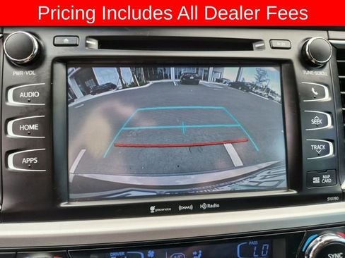 Used 2019 Toyota Highlander XLE FWD image 16