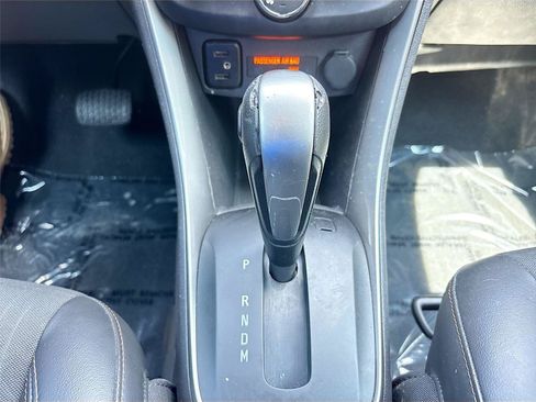 Used 2020 Chevrolet Trax LT w/ LT Convenience Package FWD image 12