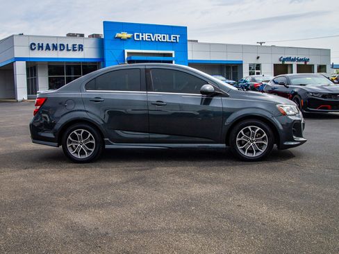Used 2018 Chevrolet Sonic LT w/ RS Package FWD image 8