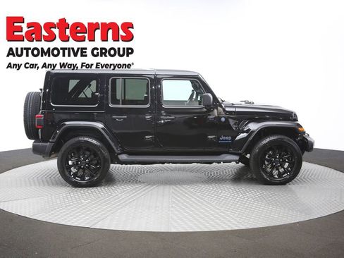 Used 2025 Jeep Wrangler Unlimited Sahara AWD/4WD image 45