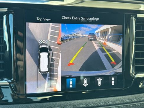 Used 2020 Chrysler Pacifica Limited w/ Advanced Safetytec Group image 21