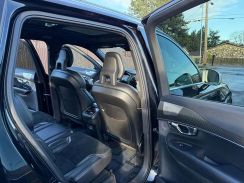 Used 2017 Volvo XC90 T6 R-Design w/ Vision Package image 16