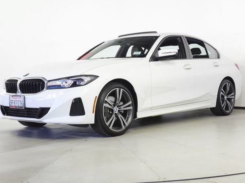 Used 2023 BMW 330i Sedan w/ Driving Assistance Package RWD image 2