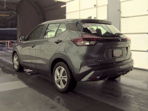 Used 2021 Nissan Kicks S FWD image 2