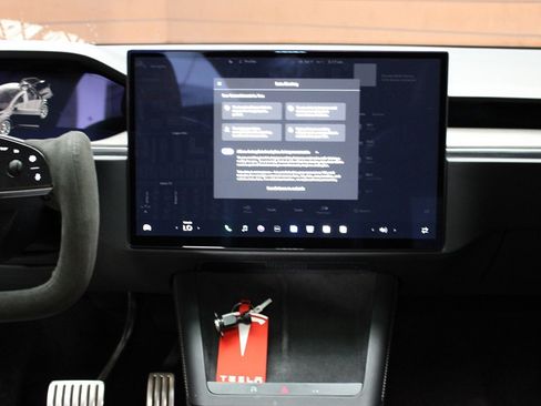 Used 2023 Tesla Model X image 46