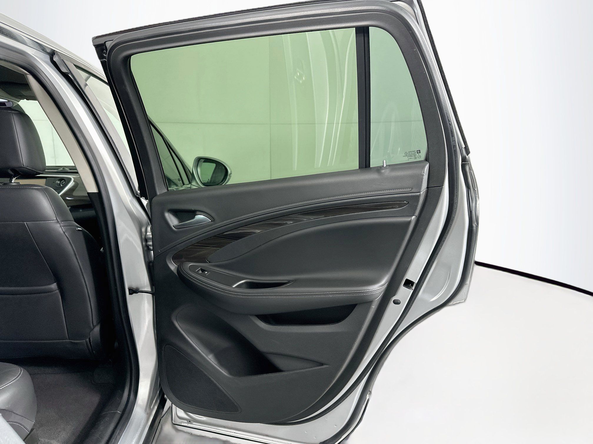 Used 2019 Buick Envision Essence AWD/4WD image 30