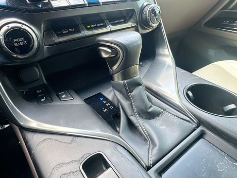 Used 2023 Lexus LX 600 4WD w/ Luxury Package image 29
