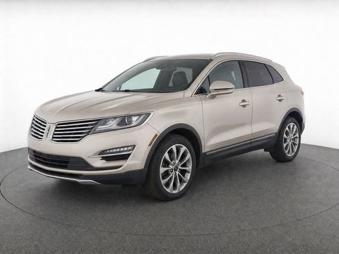 Used 2017 Lincoln MKC Select FWD image 2