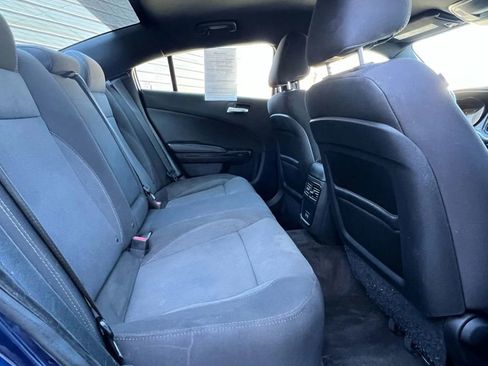 Used 2017 Dodge Charger SE w/ Blacktop Package image 11
