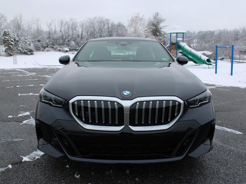 New 2026 BMW 530i xDrive AWD/4WD image 3