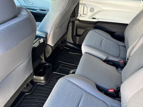 New 2026 Toyota Sienna LE image 11