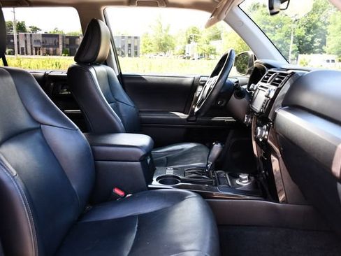 Used 2019 Toyota 4Runner Limited AWD/4WD image 31