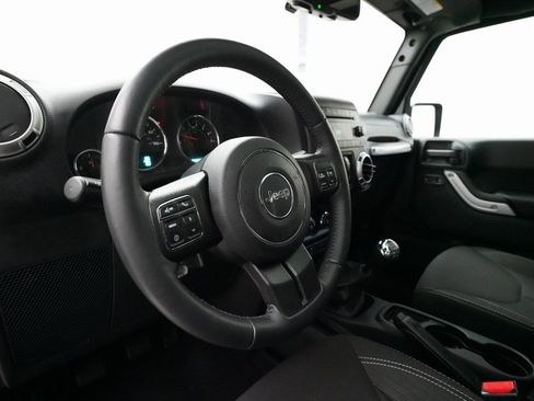 Used 2017 Jeep Wrangler Sahara w/ Connectivity Group image 8