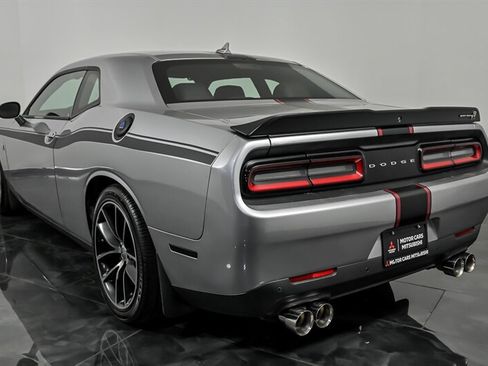 Used 2016 Dodge Challenger R/T Scat Pack RWD image 7