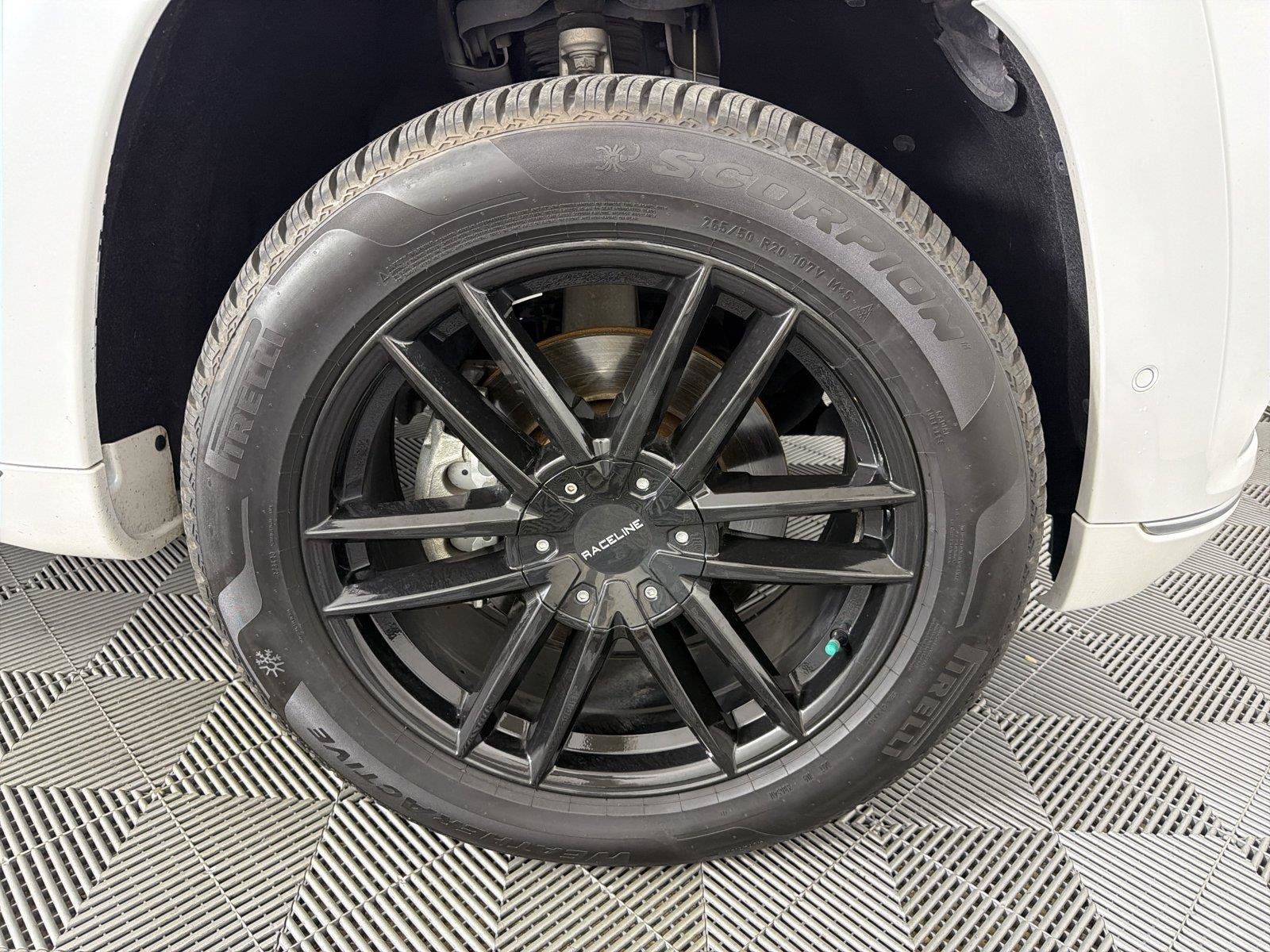 Used 2019 Jeep Grand Cherokee Summit AWD/4WD image 10