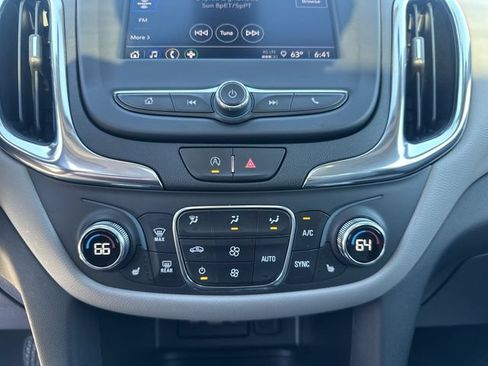 Used 2022 Chevrolet Equinox LT FWD image 19