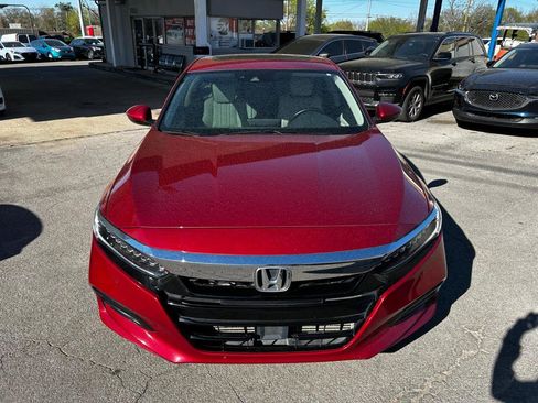 Used 2018 Honda Accord Touring image 2