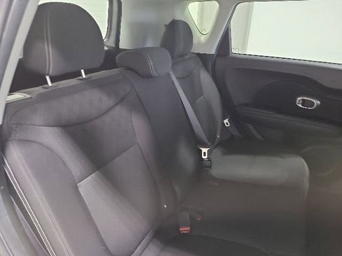 Used 2015 Kia Soul FWD image 9