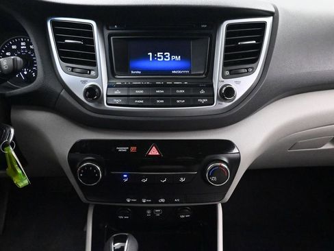 Used 2017 Hyundai Tucson SE image 27