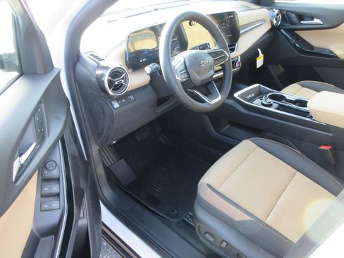 New 2026 Chevrolet Equinox ACTIV w/ Convenience Package III image 13