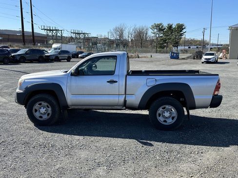 Used 2013 Toyota Tacoma 4x4 Regular Cab image 5