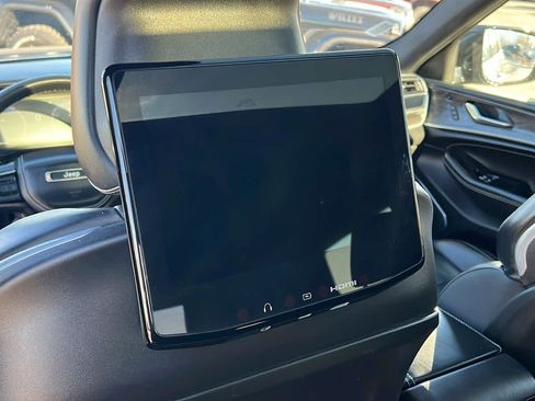 Certified 2023 Jeep Grand Cherokee L Overland w/ Luxury Tech Group IV image 32