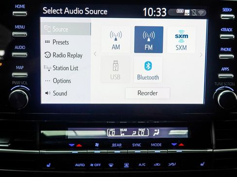 Used 2022 Toyota Sienna XSE image 22