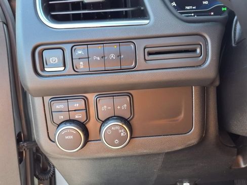 Used 2024 Chevrolet Tahoe LT AWD/4WD image 12