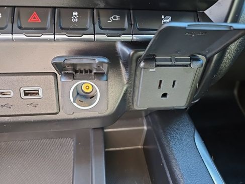 Used 2019 Chevrolet Silverado 1500 LTZ w/ LTZ Premium Package image 39