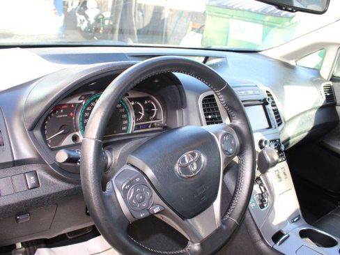 Used 2013 Toyota Venza XLE image 22