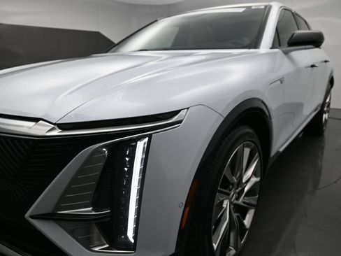 Used 2026 Cadillac Lyriq Signature Luxury w/ Nappa Leather Package AWD/4WD image 35