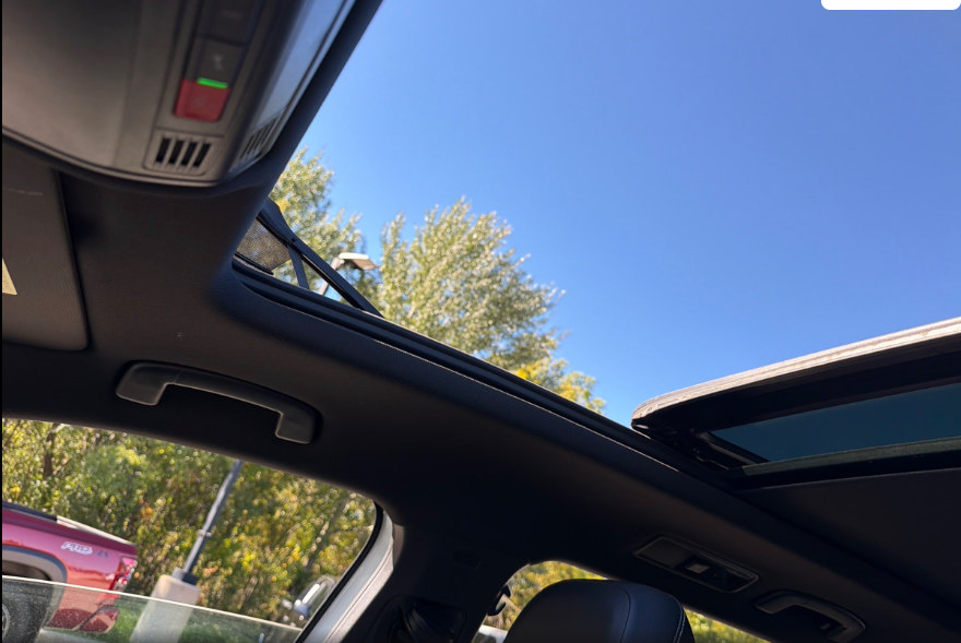 Used 2022 Volkswagen Tiguan SE R-Line AWD/4WD image 5