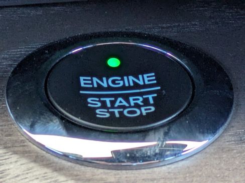 Used 2021 Ford Explorer Platinum w/ Equipment Group 601A AWD/4WD image 34