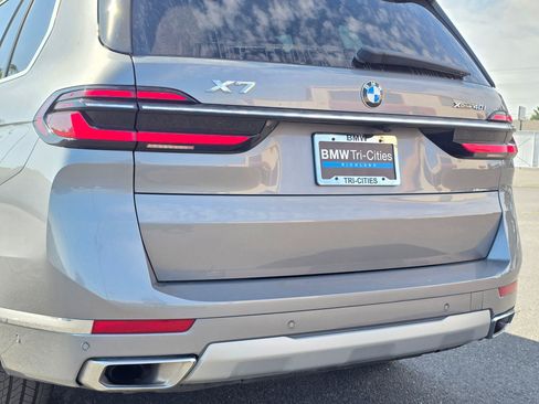 Used 2026 BMW X7 xDrive40i AWD/4WD image 7