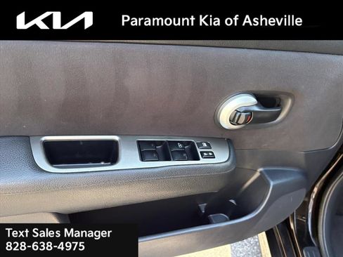 Used 2010 Nissan Versa Hatchback FWD image 21