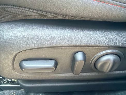 Used 2026 Chevrolet Trax RS w/ Sunroof Package FWD image 5