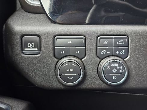 Certified 2025 Chevrolet Silverado 2500 LT w/ Safety Package AWD/4WD image 32