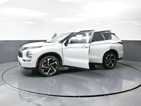 Used 2024 Mitsubishi Outlander SE image 58