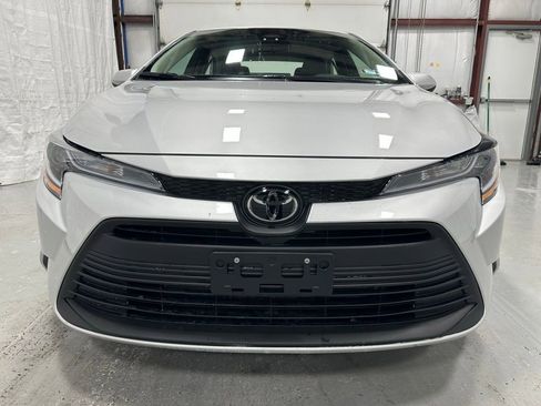 Used 2025 Toyota Corolla LE image 2