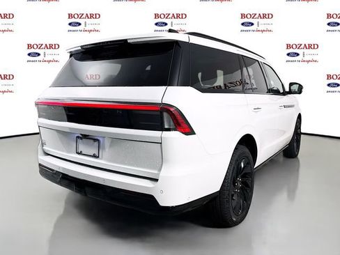 New 2025 Lincoln Navigator Reserve w/ Jet Appearance Package image 7