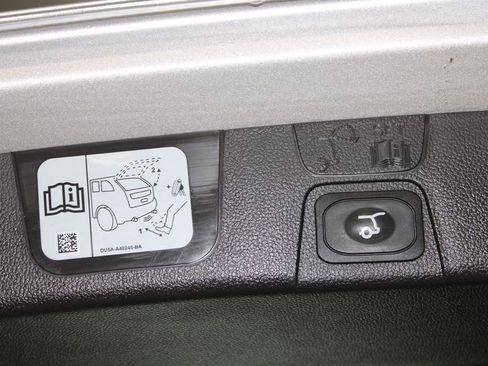 Used 2016 Ford C-MAX Energi SEL w/ Equipment Group 302A FWD image 44