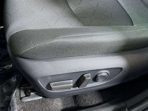 Certified 2025 Toyota RAV4 XLE AWD/4WD image 17