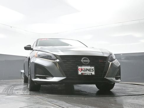 Used 2024 Nissan Altima 2.5 SR image 49