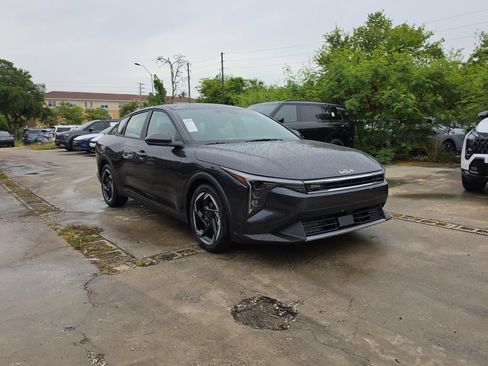 New 2026 Kia K4 EX FWD image 2
