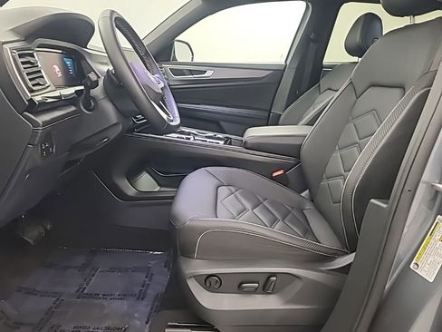 Used 2025 Volkswagen Atlas Cross Sport SE FWD image 24