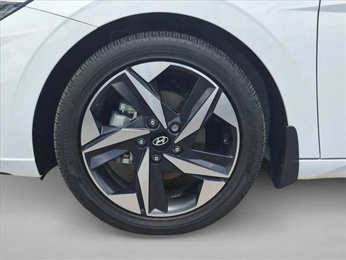 Used 2023 Hyundai Elantra Limited FWD image 21