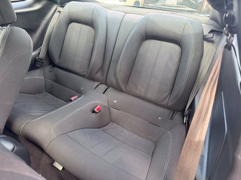 Used 2018 Ford Mustang GT RWD image 11