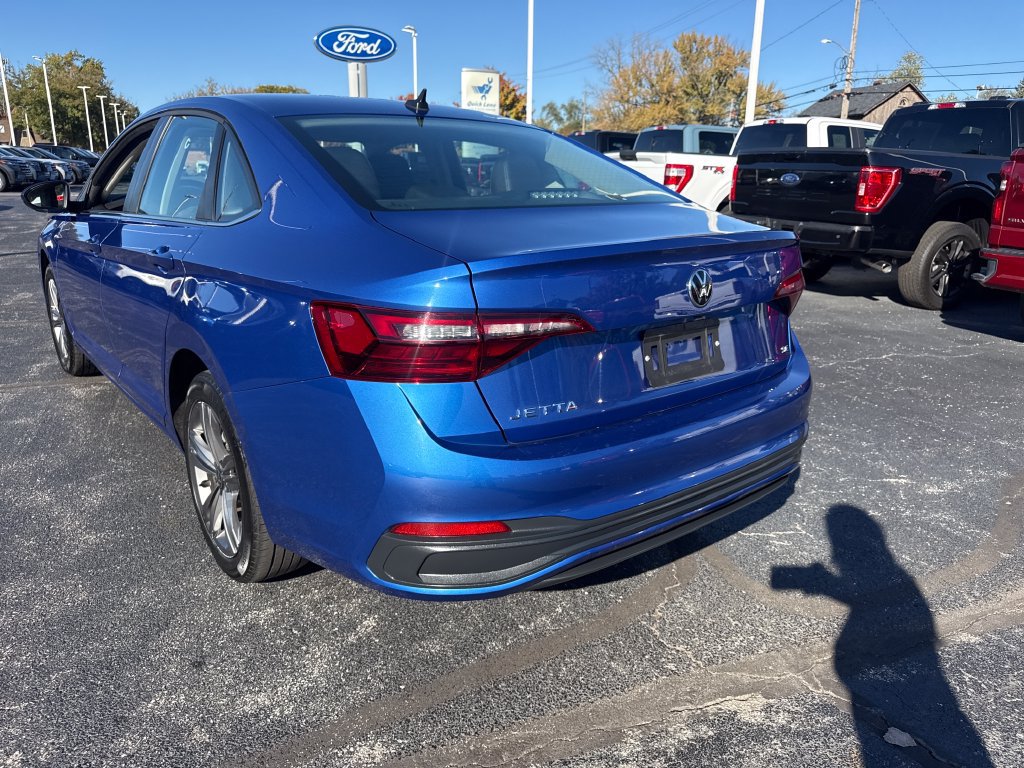 Used 2024 Volkswagen Jetta SE FWD image 9